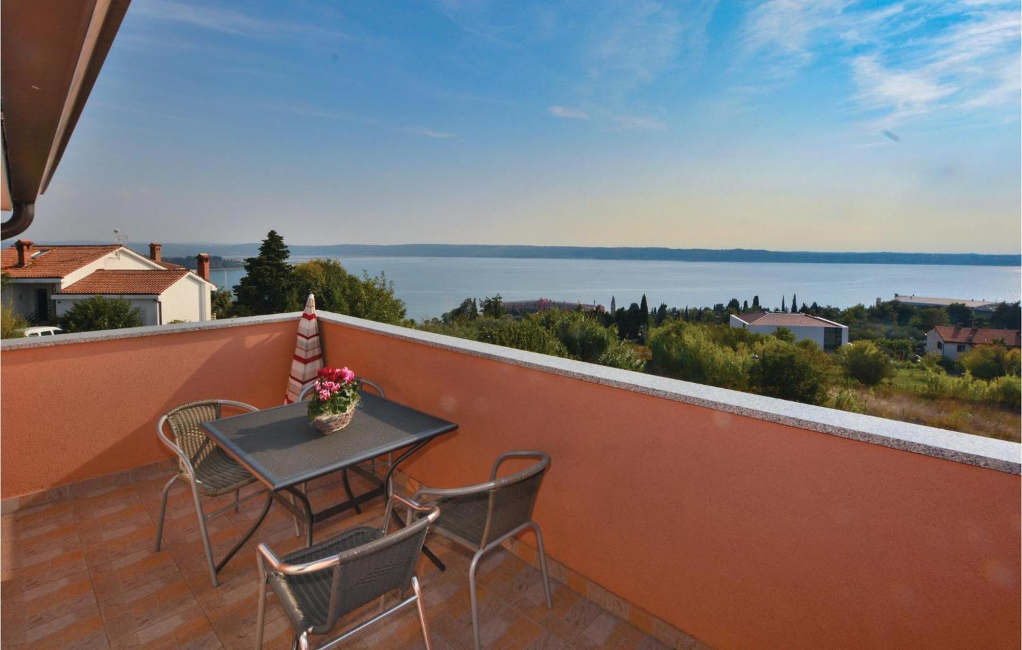 2 Bedroom Amazing Apartment In Portorož Exterior foto